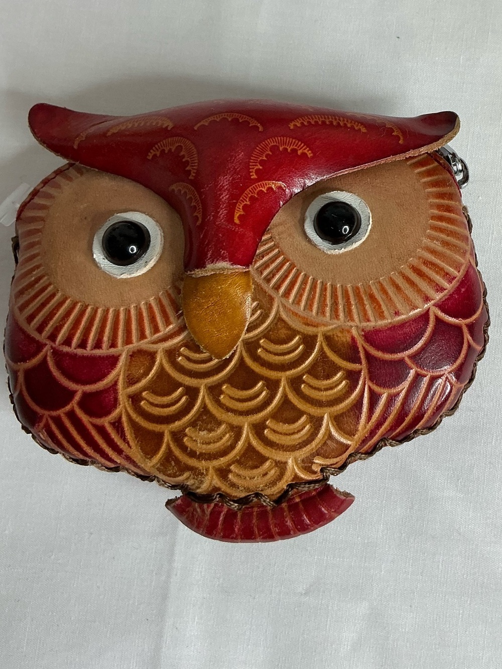 2030 - Leather Owl Coin Purse in Red and Tan - Picture 2 of 5